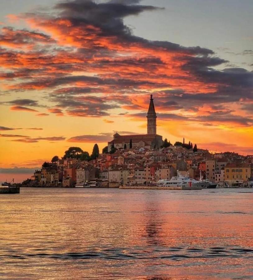 Apartments Mary & Free Parking Rovinj Exterior photo