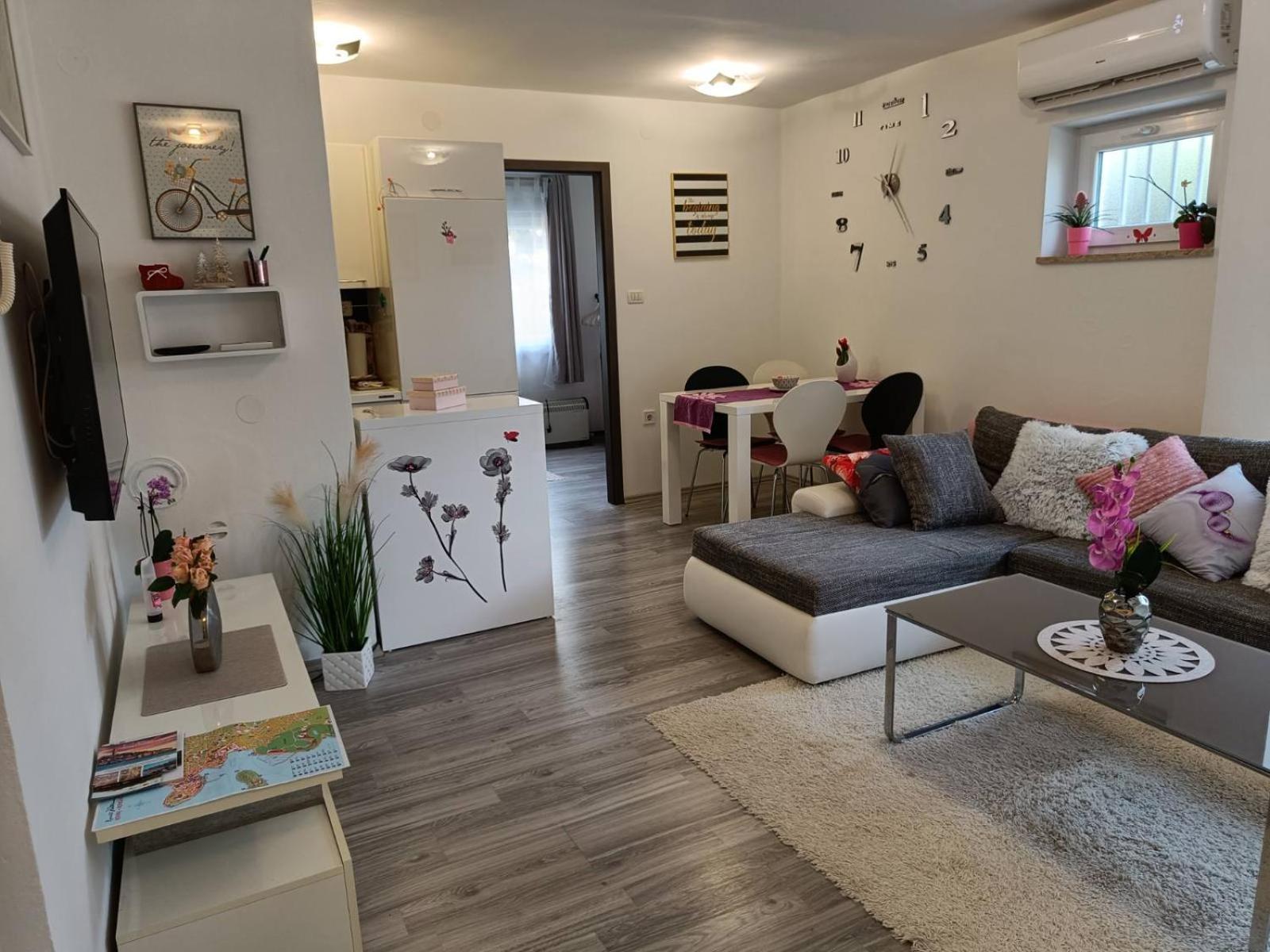 Apartments Mary & Free Parking Rovinj Room photo